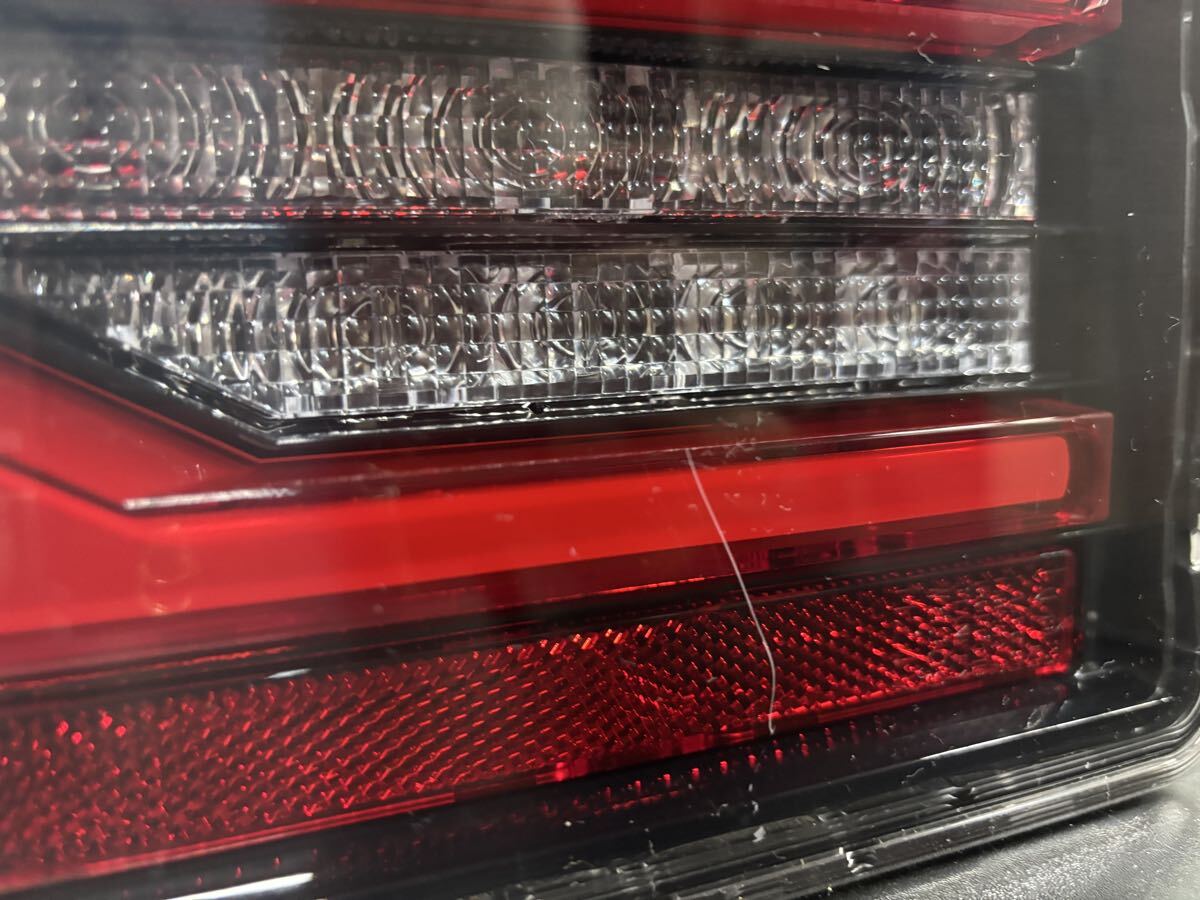 助手席側　スタンレー　KOITO 24V 2連タイプ フルLEDテールランプ KOITO スタンレー 小糸 トラック用 2連タイプ フルLEDテールランプ