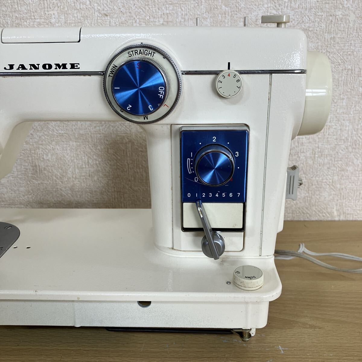 ジャノメ　トピアレーヌ804型　デスク型高級ミシン　模様縫いカム JANOME ジャノメ トピアレーヌ 804型 電動ミシン ハンドクラフト 手芸