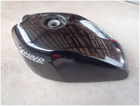 カワサキ ゼファーχ ガソリンタンク 純正中古品 カイ ZR400C パーツ