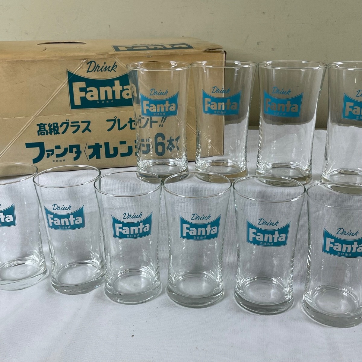 コカ・コーラ   1980年代　入手困難非売品　オリジナルデザイングラス1個 昭和レトロ コカコーラ グラスの値段と価格推移は？｜35件の売買データ