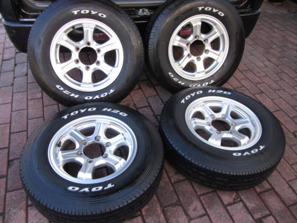 ハイエース２００にキーラーバリ山Ｈ２０ホワイトレター車検対応