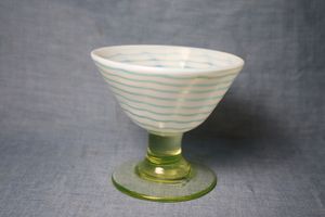 ウランガラス コップの値段と価格推移は？｜32件の売買データから
