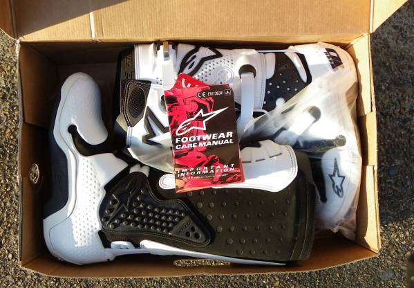 アルパインスターTECH １０ ブーツ 白／29㎝（US10） 【新品】