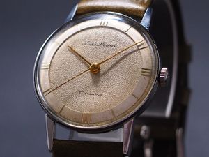 ローレル セイコーの値段と価格推移は？｜66件の売買データから