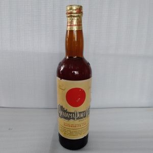 赤玉ポートワインの値段と価格推移は？｜6件の売買データから赤玉