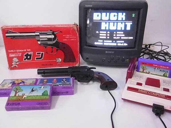 動作品FCファミコン用ガン箱付＋ダックハント等3本セット/B2DN2G