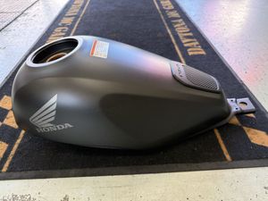 レブル250 純正タンクの値段と価格推移は？｜4件の売買データから