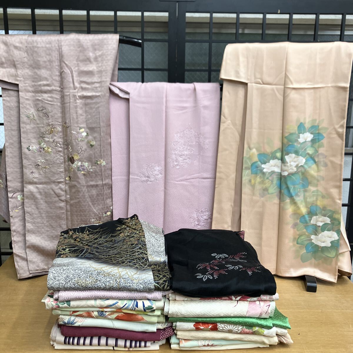 着物 スワトウ刺繍 訪問着の値段と価格推移は？｜42件の売買データから