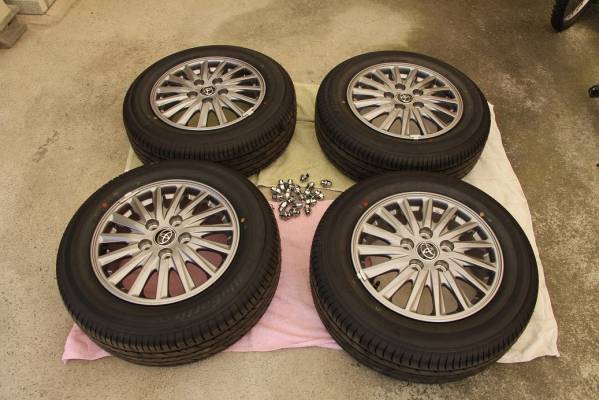 トヨタ エスクァイア純正 ホイール タイヤ 80系ノア・ヴォクシー