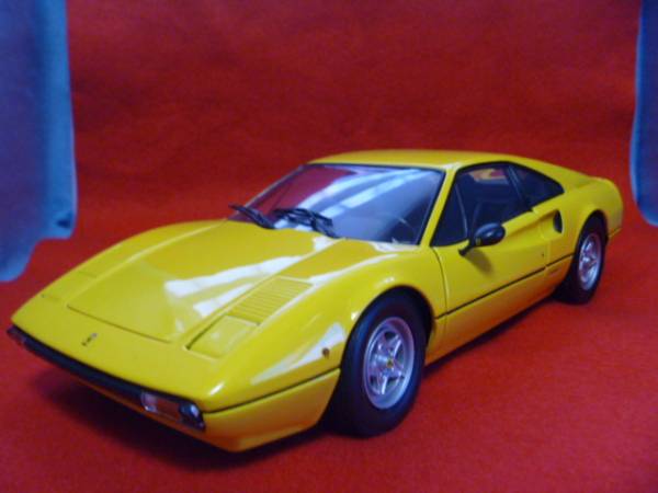 フェラーリ　３０８　GTB　(黄)　Ferrari 1/18
