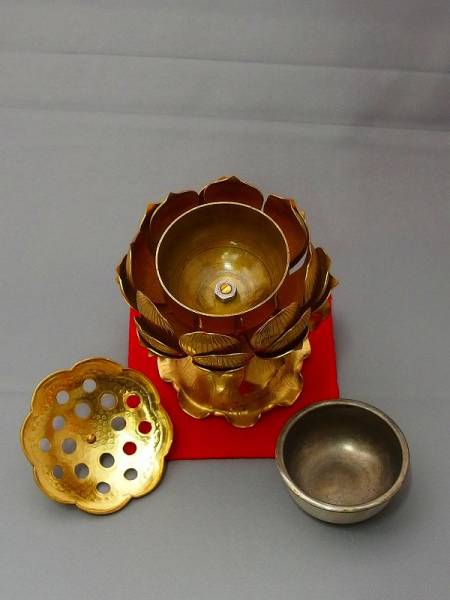 【早春】香炉 蓮華型 金メッキ 展示品