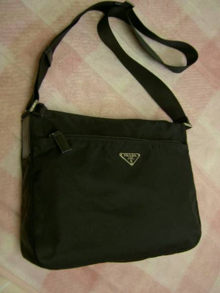 鑑定済PRADA黒 BT0421★黒★美品！