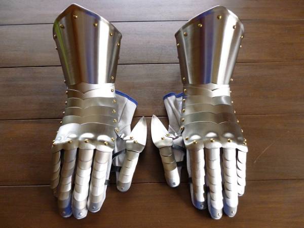 西洋甲冑 籠手 ガントレット コスプレ 鎧 アーマー3 甲冑 兜 鎧 売買されたオークション情報 Yahooの商品情報をアーカイブ公開 オークファン Aucfan Com