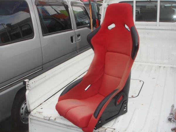 中古品　フルバケットシート　少し補修用