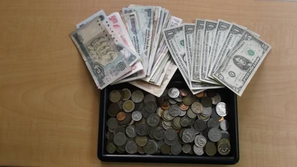 ドル紙幣（11ドル）、リバティコイン含む外国銭のおまとめ