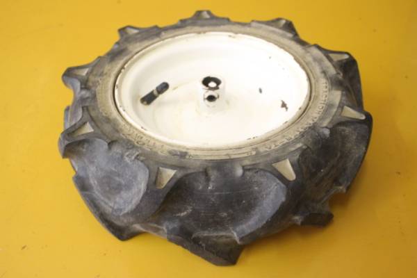 ☆クボタ 管理機 土の助 TR-6 タイヤ 右☆