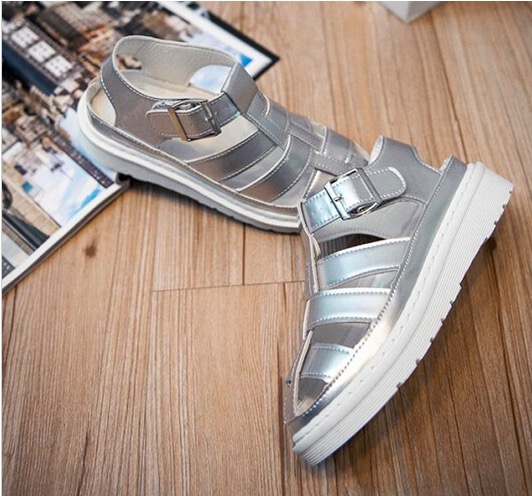 送料無料★春夏新作スニーカー風サンダル★トレンド高品質SV23.5