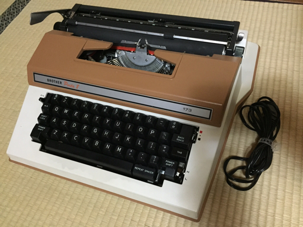 【Brother】ブラザー製 タイプライター 電動タイプライター ブラザー BROTHER レトロ アンティーク(タイプ