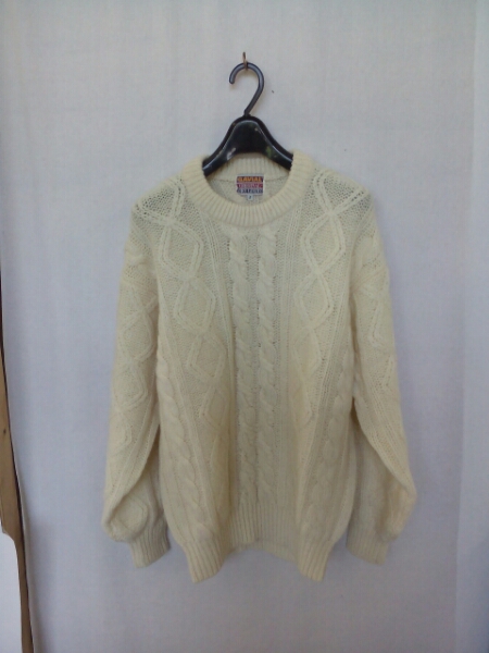 F990♪GAVIAL　丸首ケーブル編みニットセーター　白　F