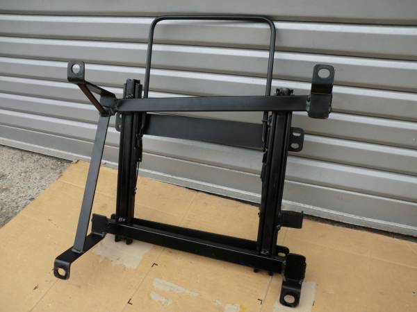 AK12マーチ メーカー不明 運転席シートレール ＵＳＥＤ品