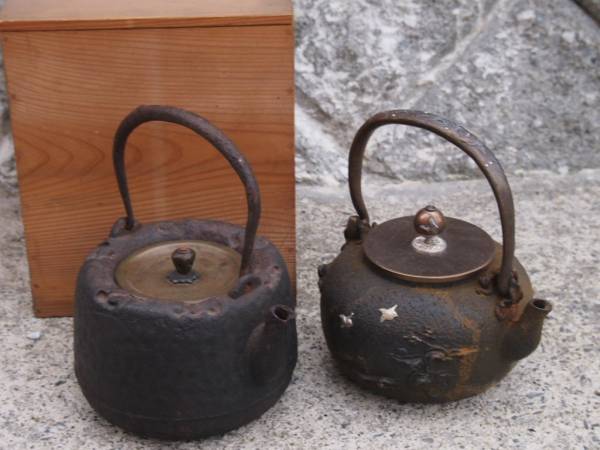 整理品　鉄瓶２個　詳細不明