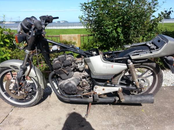 スズキ☆ＧＳＸ250Ｅ☆ゴキ☆ＧＪ５１Ｂ☆部品取り☆ジャンク
