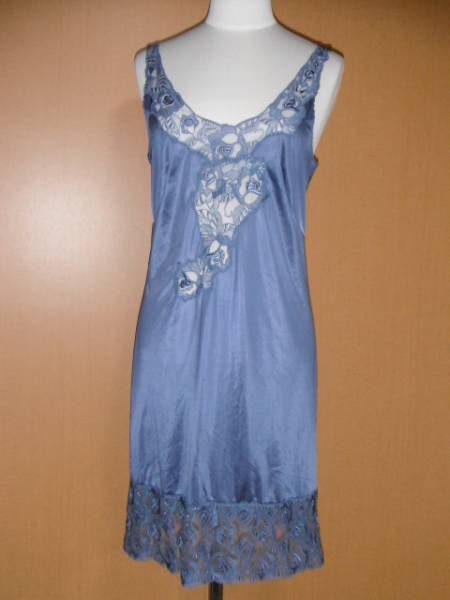 超美品♪*ワコール wing*♪*豪華幅広レーススリップ 85-90*　S22