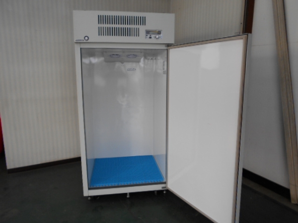 ★売り切り！　保冷庫　日立建機★