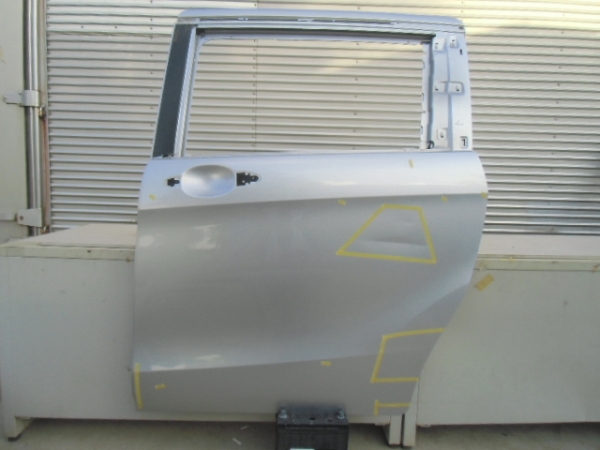 ☆即決☆ホンダ/フリード/GB3/純正品/左Rrドア/シルバー