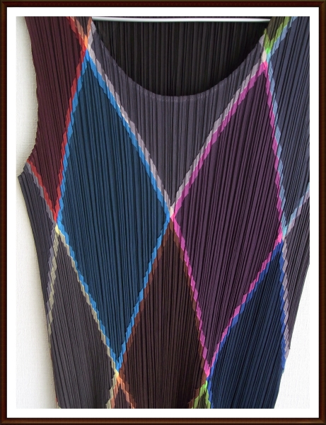 美品■イッセイミヤケ プリーツプリーズ タンクトップ■