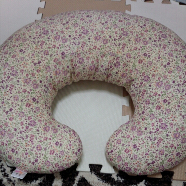 赤ちゃんの城★授乳クッション中古！出産準備に_1
