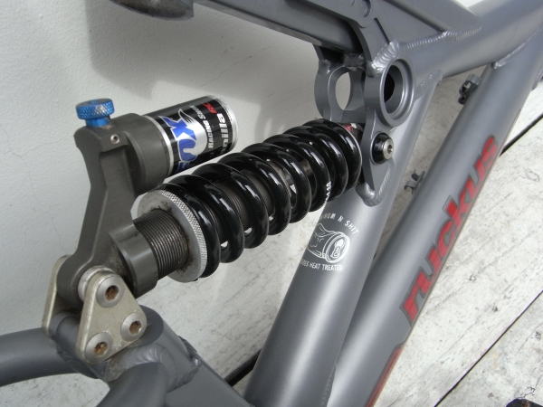 GT Ruckus I-drive 2.0 ラッカス フレーム フルサス 自転車(マウンテン