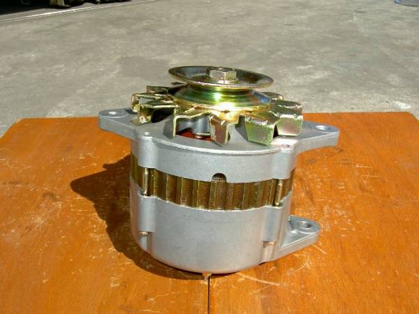 スカイラインRS，DR30用オルタネーター(ダイナモ)リビルト品