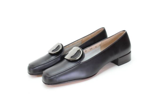 79■Ferragamo/ロゴバックルモカパンプス(4C)一度使用の超美品
