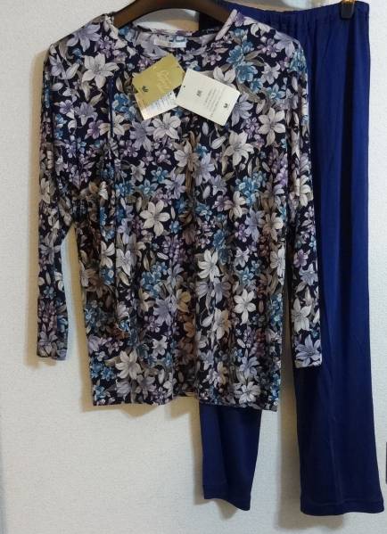 ワコール新品パジャマＬ★長袖シルク★リヨン織物柄GY　巾着袋付