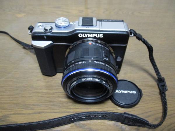 OLYMPUS（オリンパス）マイクロ一眼PEN E-PL1　14－42㎜レンズ