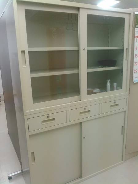 上下セットの美品キャビネ。格安売り切ります。