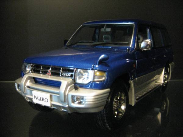 1/18三菱パジェロ　ロング青　美品