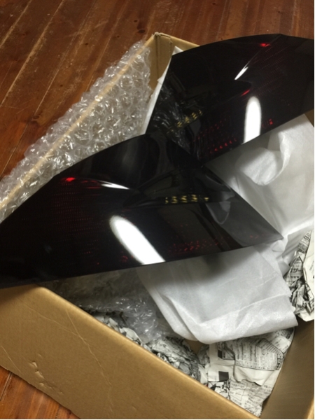 ベンツ C/W219 CLSクラス 純正テールライト スモーク加工品 左右