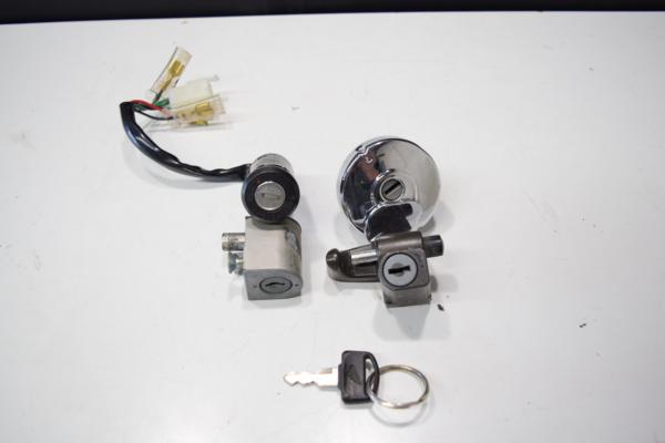 AB27 モンキー カギセット 鍵 キー タンク メイン メット(60)