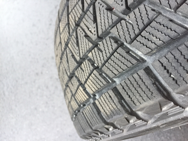 215/60R17 ブリザックMD-V1 送料無料 エクストレイル