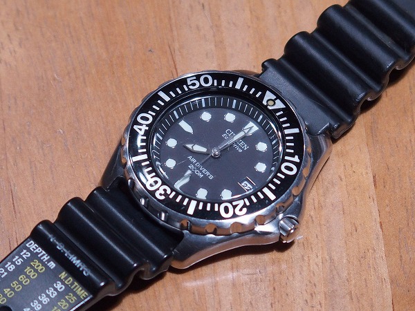 シチズン　エコドライブ　AIR DIVER'S　200ｍ　ワンピースケース