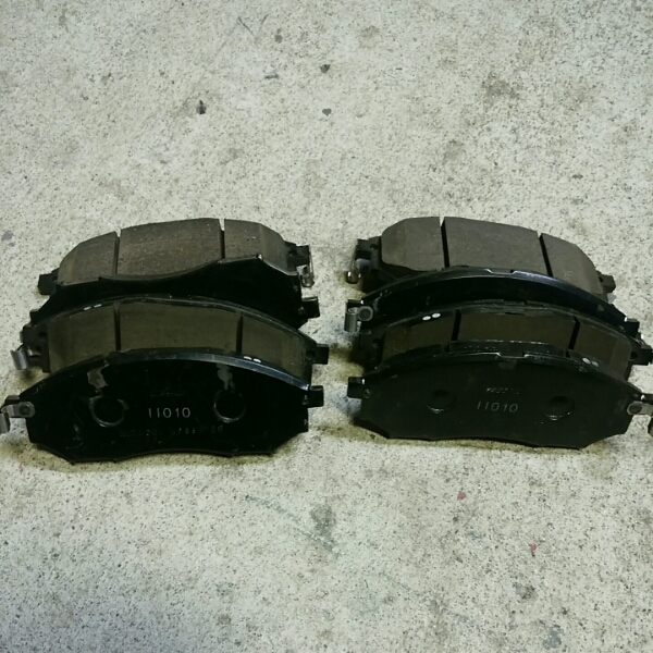 Y50 Z34 z33フロントブレーキパット純正2セット