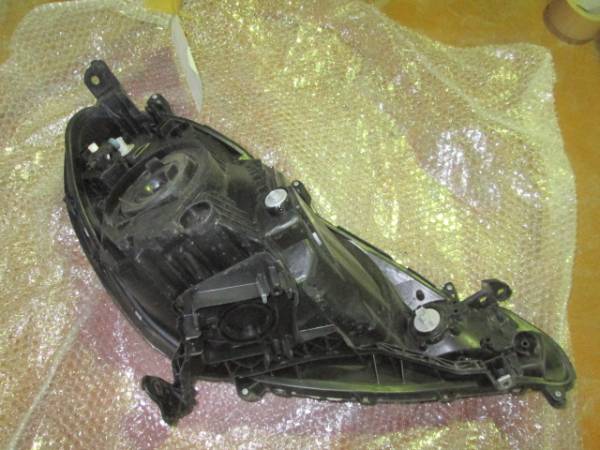フィット　左ヘットライト　GE6