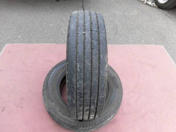 タイヤ屋195/70R15，5LT 2本　D-7013