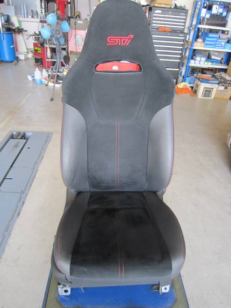 インプレッサ WRX STI純正シート 運転席側 (GVB GRB)