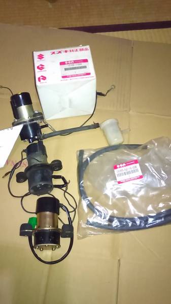 ジムニーsj30電磁ポンプ　ブラケット　フューエルホース　