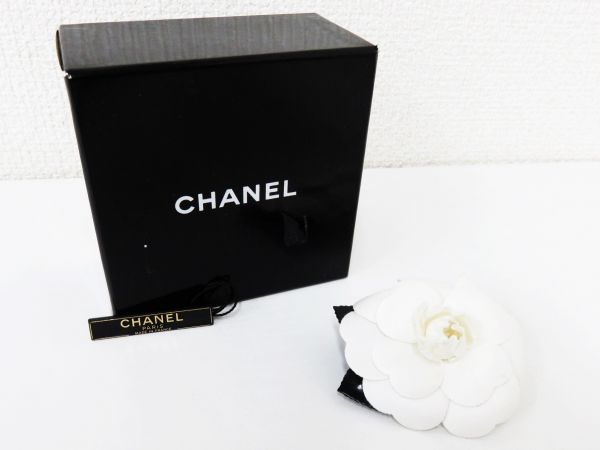 シャネル カメリアブローチ コサージュ ホワイト/ブラック★s064
