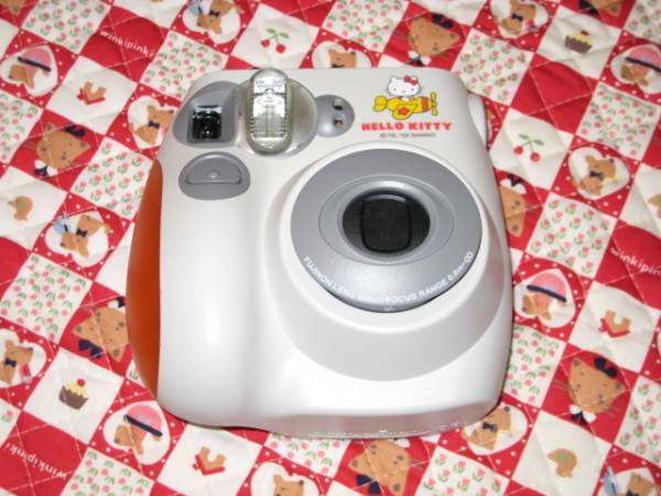 ★インスタントカメラ★チェキ　ポップ★ハローキティ★新品