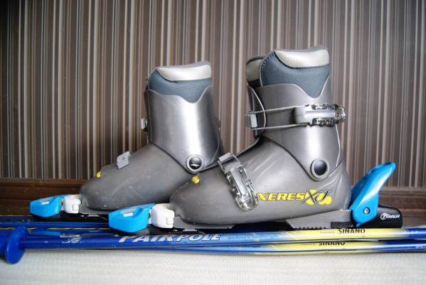 子供用☆XERES スキーセット 128cm+靴24cm☆チューン済 スポーツ別 板